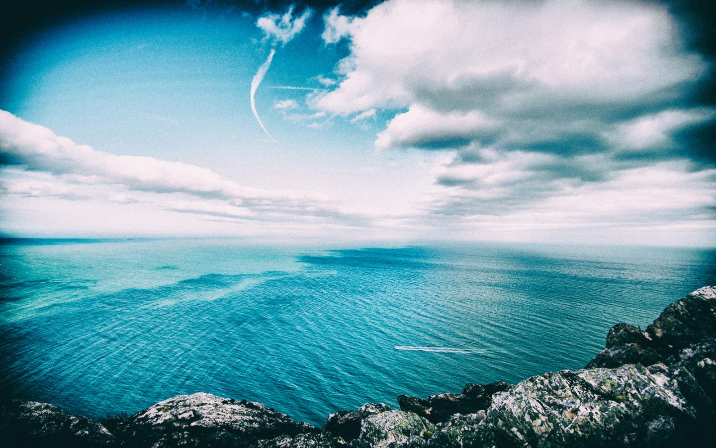 Vaccini e Realtà Virtuale: liberi dal dolore guardando il mare