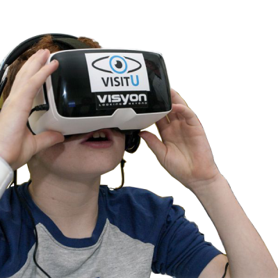 VisitU - attraverso uno smartphone e occhiali virtuali - entra con una telecamera a 360 gradi in casa del paziente, nella scuola o durante occasioni speciali come una festa di compleanno o una partita di calcio - in modo che i pazienti possano rilassarsi.